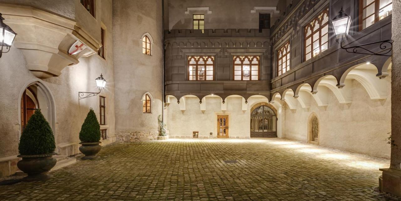 Zamek Karpniki Schloss Fischbach Lomnica  Exteriör bild