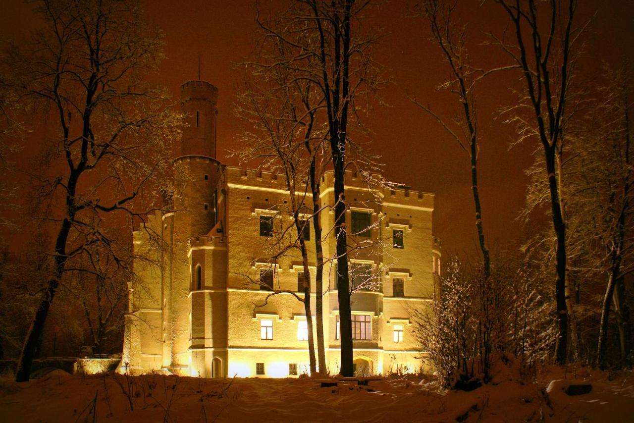 Zamek Karpniki Schloss Fischbach Lomnica  Exteriör bild